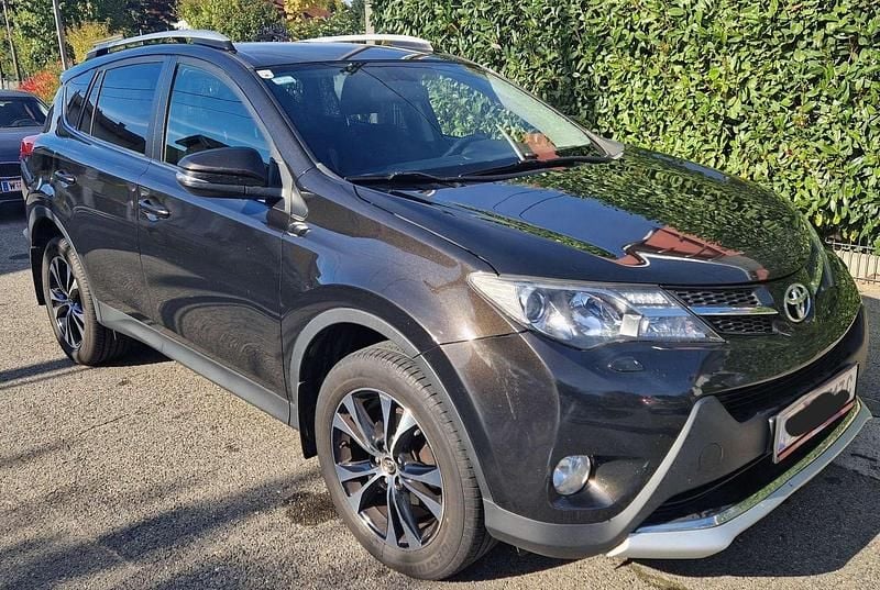 Braun Gebraucht 2015 Toyota RAV4 Design SUV | € 15.000 (Fairer Preis) - Bild 1/4