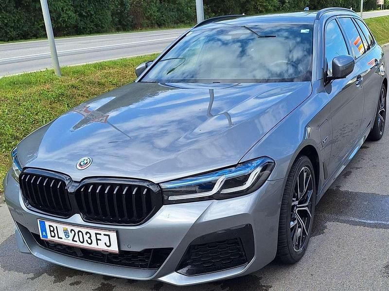 Gebraucht BMW 530 184 PS (135 kW) 2022 Grau Kombi
