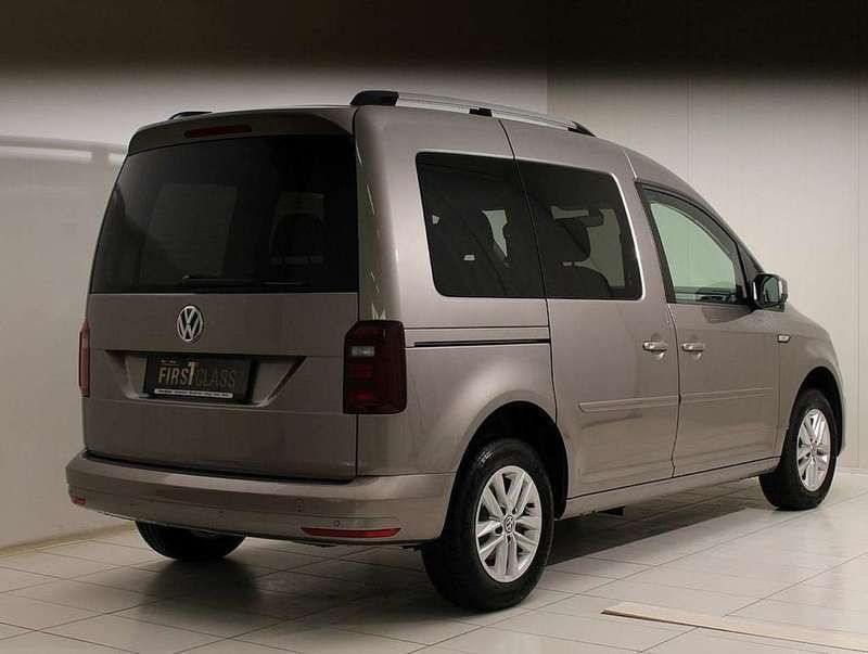 Verkauft VW Caddy Kombi Austria 2,0 TDI, gebraucht 2020, 8.000 km in Melk