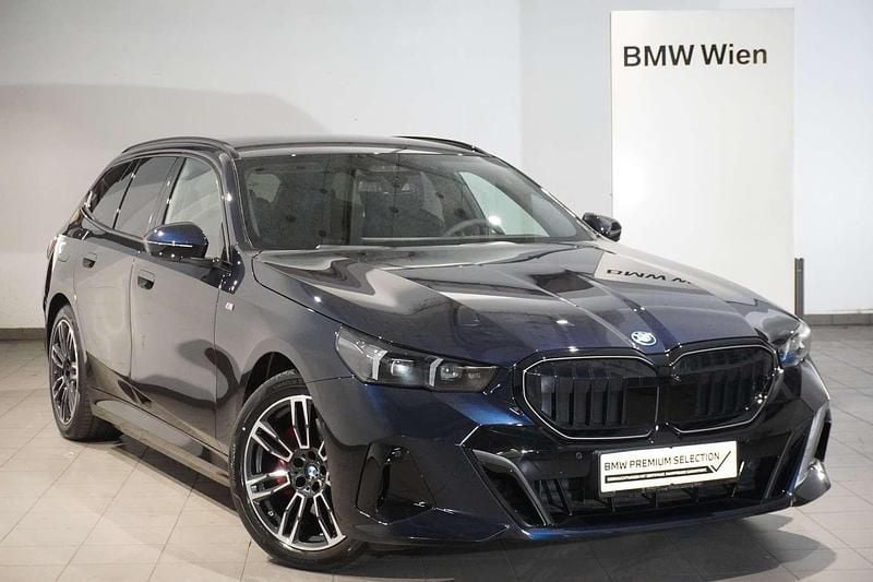 Blau Gebraucht 2025 BMW 530e Efficient Dynamics Kombi | € 66.995 - Bild 1/4