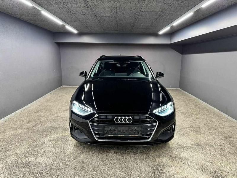 Gebraucht Audi A4 Basis 163 PS (119 kW) 2020 Schwarz Kombi