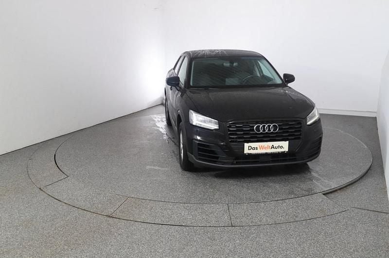 Gebraucht Audi Q2 Basis 150 PS (110 kW) 2018 Schwarz  metallicperleffektno SUV