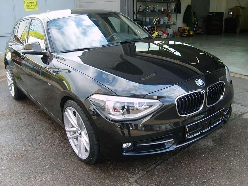 Schwarz Gebraucht 2015 BMW 120 Sport Line Kleinwagen | € 14.999 (Etwas zu teuer) - Bild 1/4