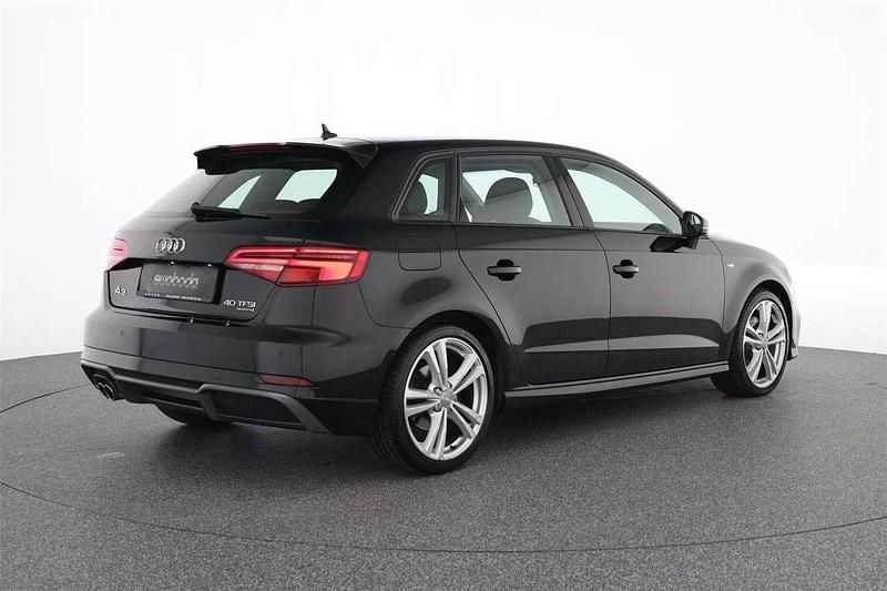 Gebraucht Audi A3 Sport 190 PS (139 kW) 2019 Schwarz Limousine