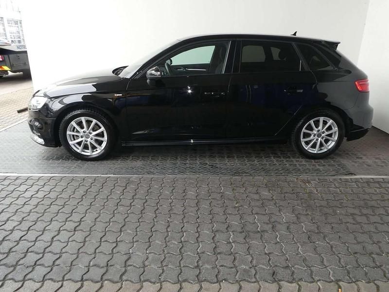 Gebraucht Audi A3 Sport 116 PS (85 kW) 2019 Schwarz Limousine