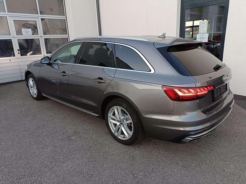 Gebraucht Audi A4 Advanced 136 PS (100 kW) 2020 Grau Kombi