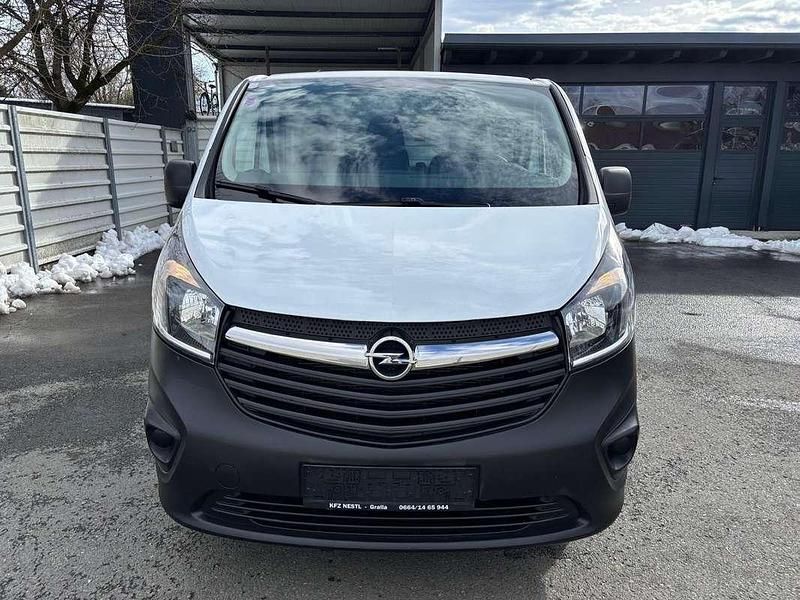 Gebraucht Opel Vivaro 121 PS (88 kW) 2017 Weiß Van / Kleinbus