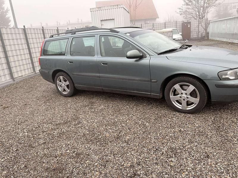 Gebraucht Volvo V70 163 PS (119 kW) 2002 Grün Kombi