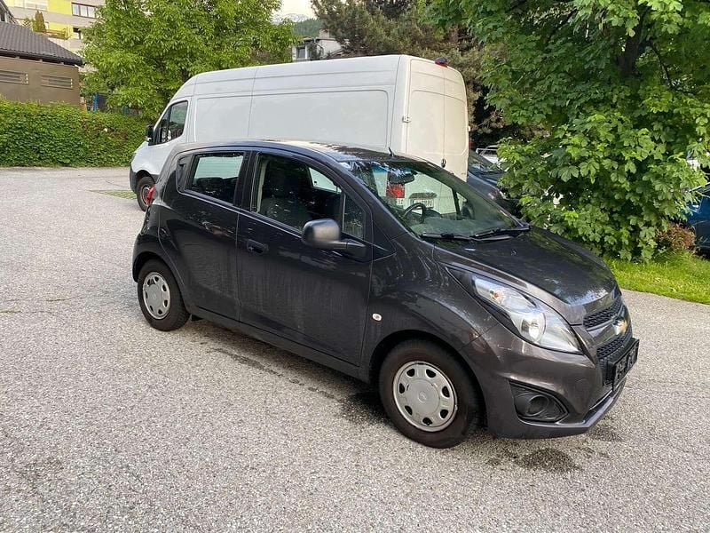 Gebraucht Chevrolet Spark 68 PS (50 kW) 2013 Grau Kleinwagen