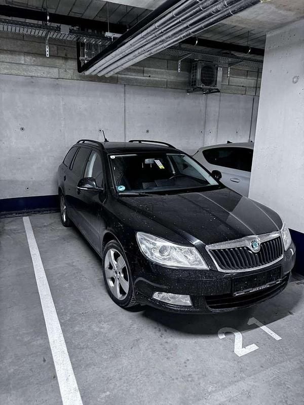 Gebraucht 2012 Skoda Octavia Elegance Kombi | € 4.799 (Superpreis) - Bild 1/4