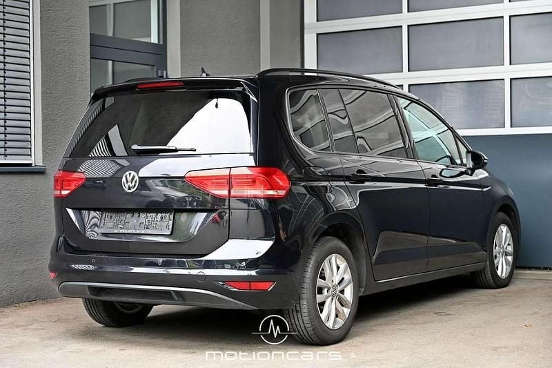 Gebraucht VW Touran Comfortline 116 PS (85 kW) 2017 Schwarz Van / Kleinbus