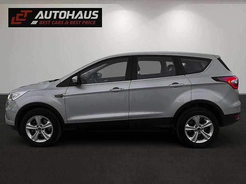 Gebraucht Ford Kuga Titanium 120 PS (88 kW) 2017 Grau SUV