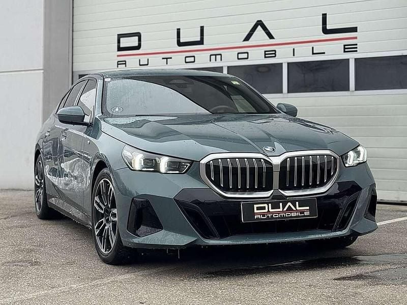 Gebraucht BMW 520 M Sport 197 PS (144 kW) 2023 Grün Limousine