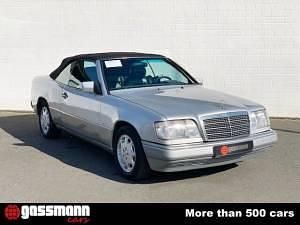 Gebraucht Mercedes E200 136 PS (100 kW) 1995 Silber Cabrio