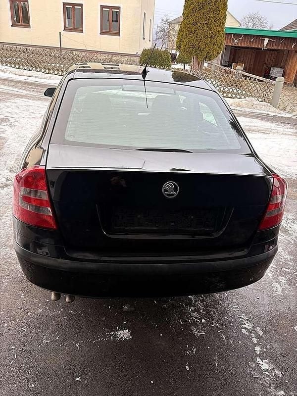 Gebraucht Skoda Octavia 105 PS (77 kW) 2008 Schwarz Limousine