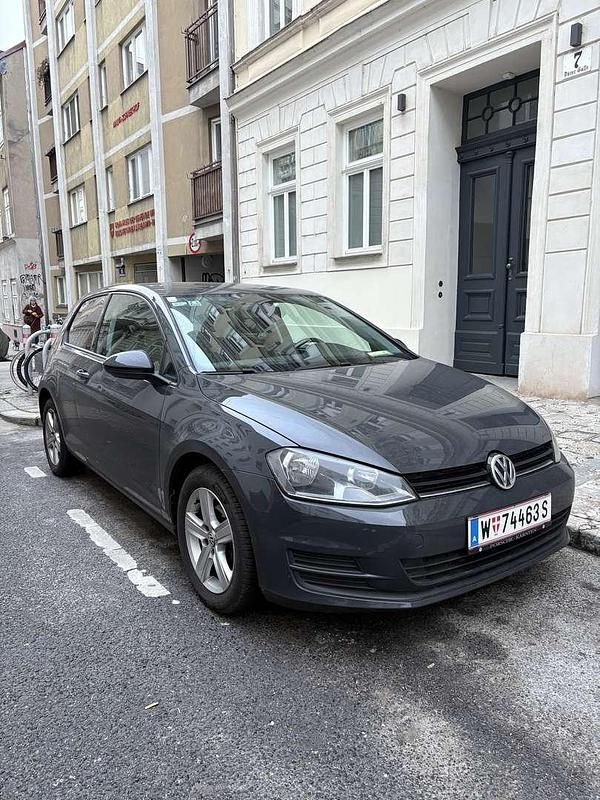 Gebraucht VW Golf VII Trendline 90 PS (66 kW) 2016 Grau Limousine