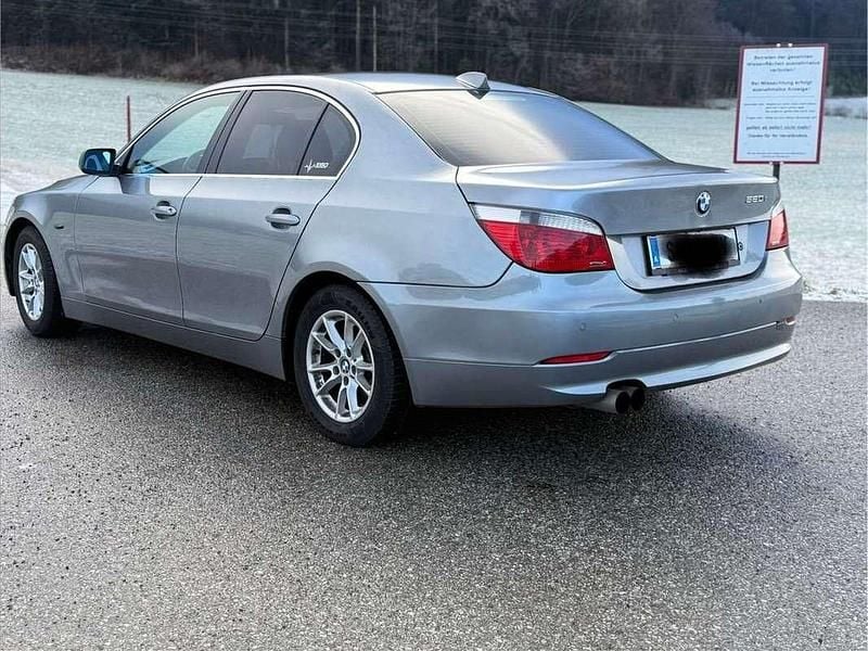 Gebraucht BMW 520 170 PS (125 kW) 2003 Grau Limousine