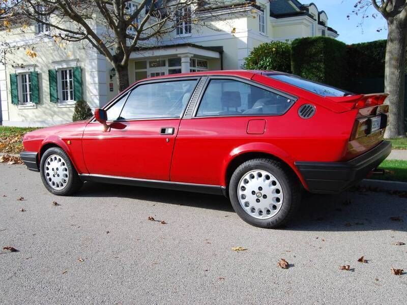 Gebraucht Alfa Romeo Sprint Quadrifoglio Verde 105 PS (77 kW) 1988 Rot Coupé