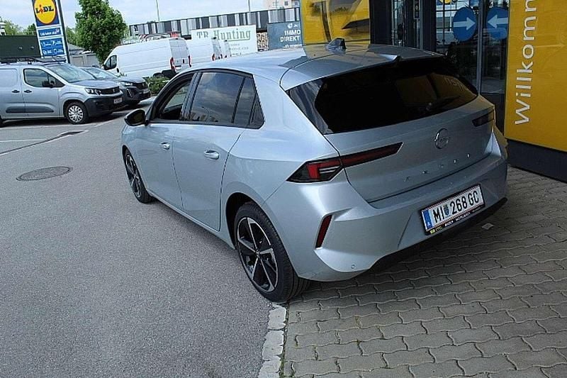 Gebraucht Opel Astra Edition 131 PS (96 kW) 2025 Silber Limousine