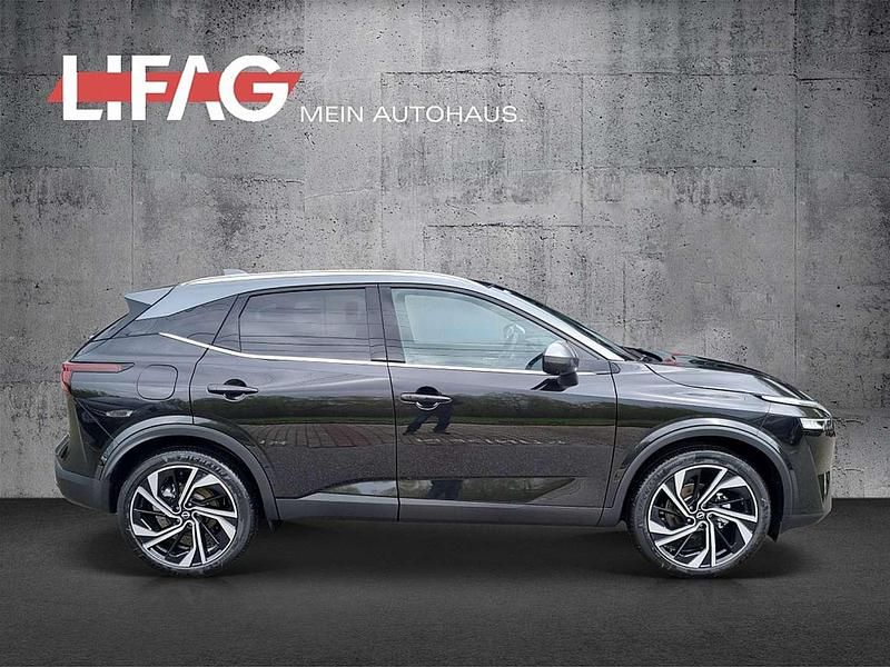 Gebraucht Nissan Qashqai Tekna+ 158 PS (116 kW) 2023 Schwarz black metallic / dark grey  metallic SUV