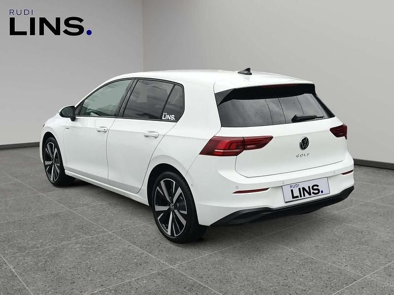 Neu VW Golf VIII 116 PS (85 kW) 2025 Weiss  normal Limousine