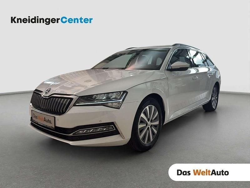 Weiß Gebraucht 2022 Skoda Superb Style Kombi | € 27.490 (Superpreis) - Bild 1/4