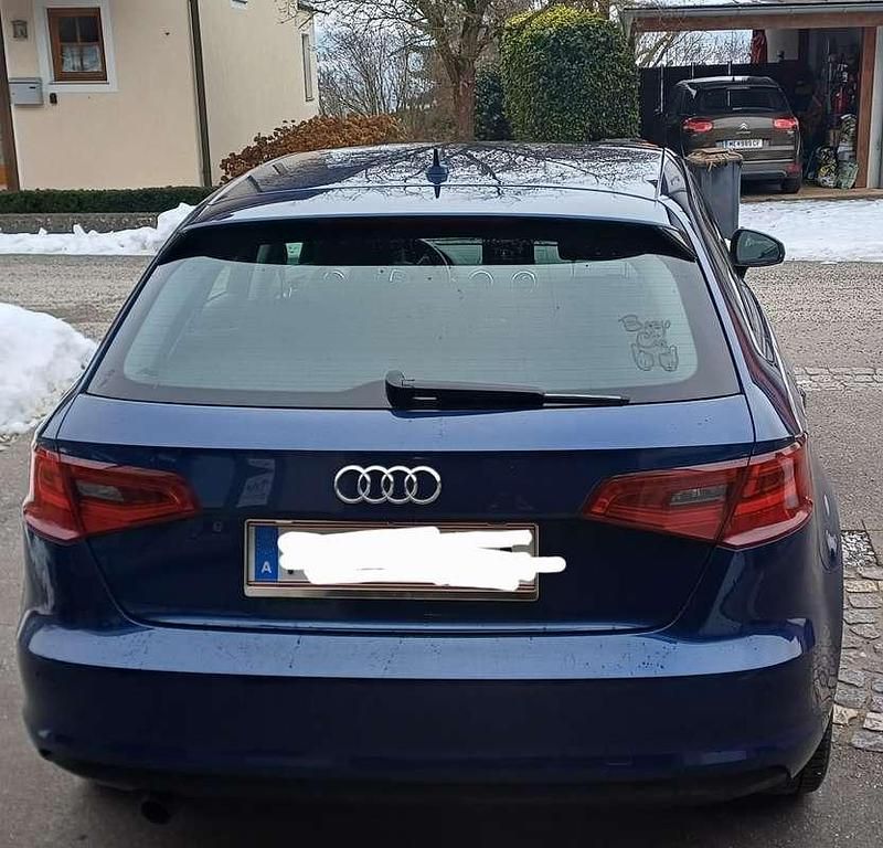 Gebraucht Audi A3 Attraction 110 PS (80 kW) 2014 Blau Limousine