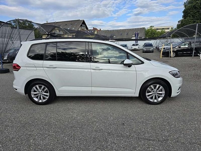 Gebraucht VW Touran 110 PS (80 kW) 2018 Weiß Van / Kleinbus