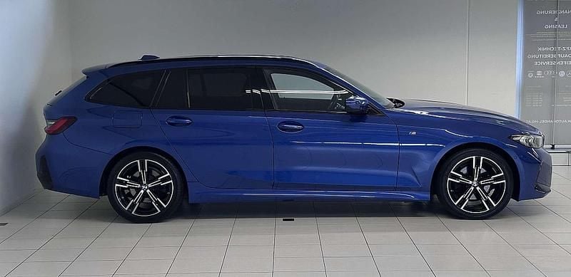 Gebraucht BMW 320 M Sport 190 PS (139 kW) 2022 Blau Kombi
