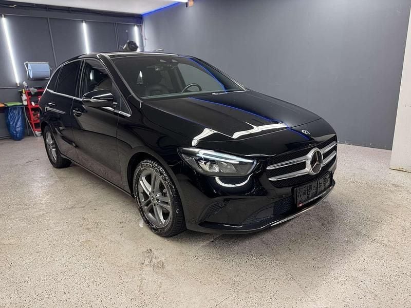 Gebraucht Mercedes B180 116 PS (85 kW) 2019 Schwarz Van / Kleinbus