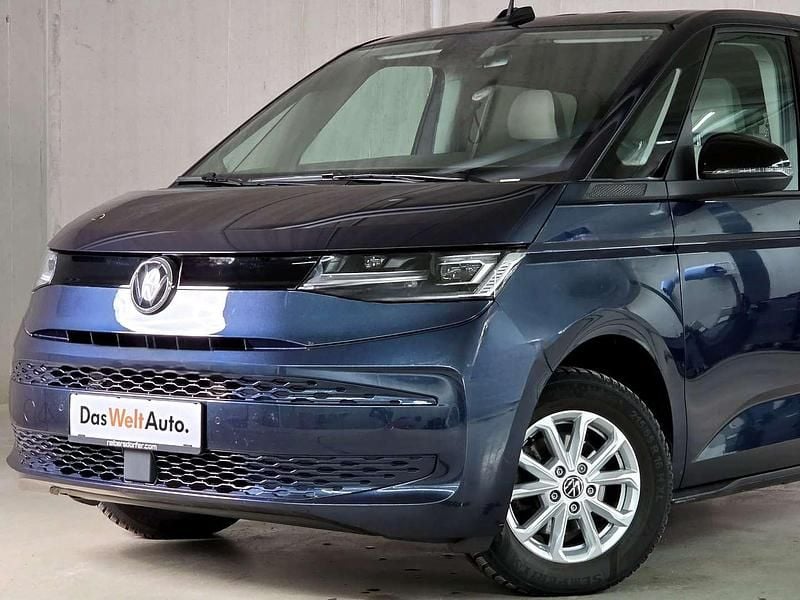 Gebraucht VW Multivan 150 PS (110 kW) 2024 Mittelblau  metallic Van
