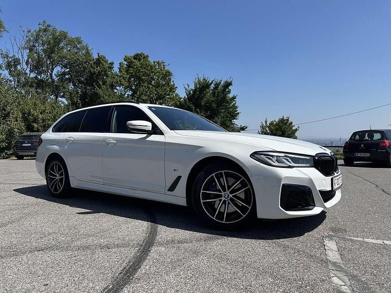 Gebraucht BMW 530e M Sport 292 PS (214 kW) 2021 Weiß Kombi
