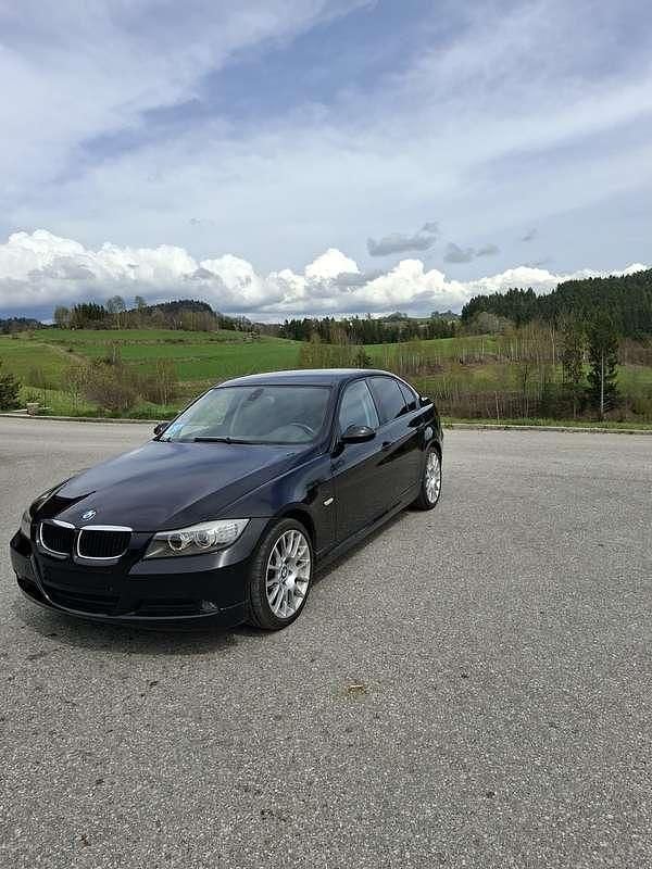 Gebraucht BMW 320 177 PS (130 kW) 2009 Limousine