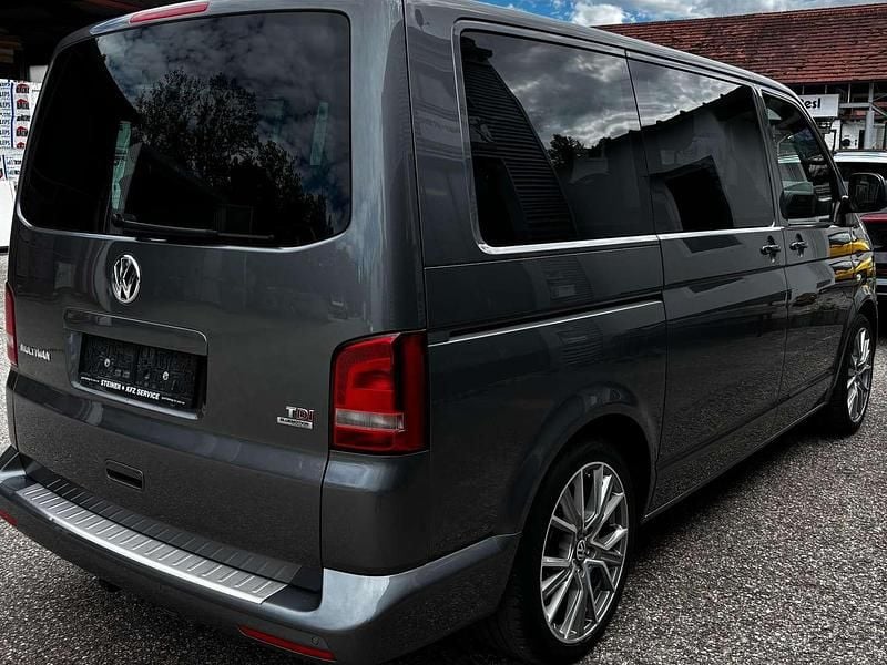Gebraucht VW Multivan Comfortline 179 PS (131 kW) 2014 Grau Van