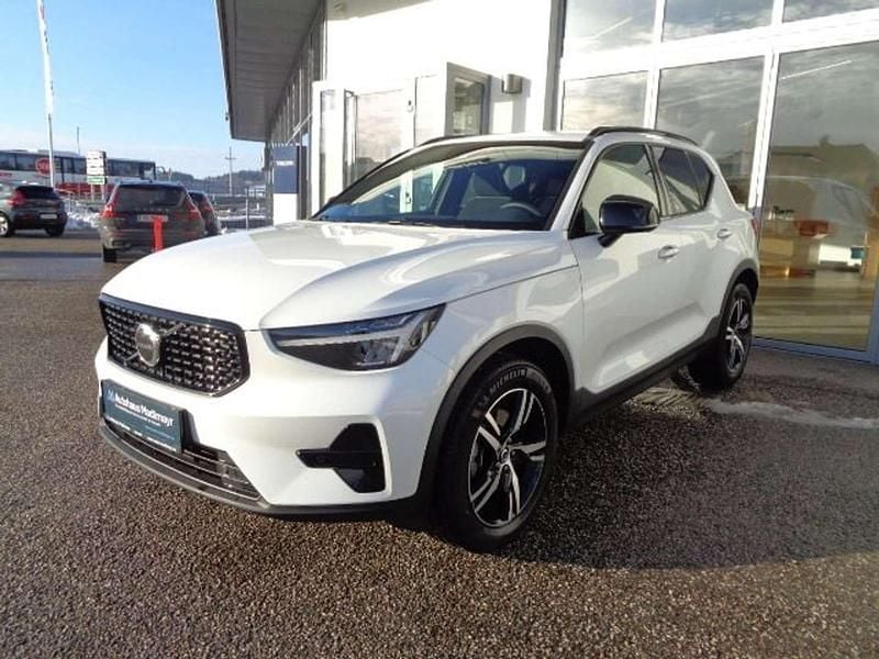 Gebraucht Volvo XC40 Plus 163 PS (119 kW) 2025 Weiß SUV