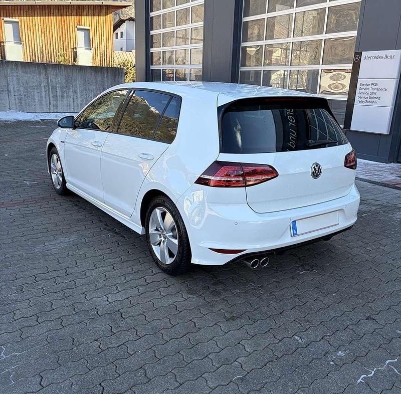 Gebraucht VW Golf VII Highline 110 PS (80 kW) 2015 Weiß Limousine