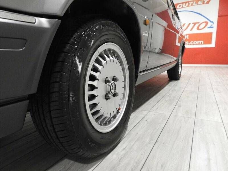 Gebraucht Alfa Romeo 90 128 PS (94 kW) 1985 Andere Limousine