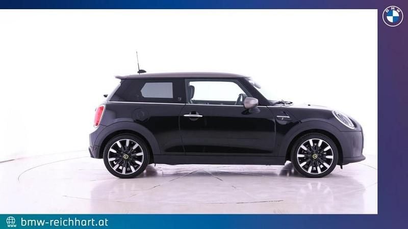 Gebraucht Mini Cooper SE 135 kW (184 PS) 2022 Midnight black ii Kleinwagen