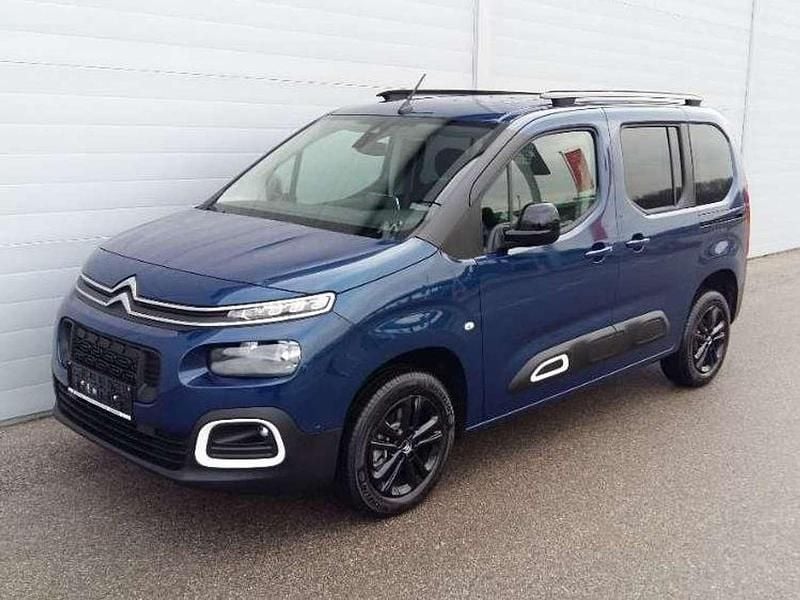 Blau Gebraucht 2023 Citroën Berlingo Shine Van / Kleinbus | € 29.990 - Bild 1/4