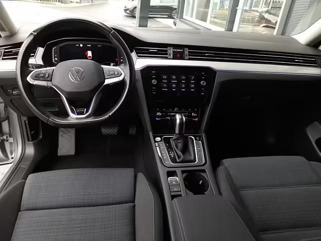 Gebraucht VW Passat GTE 156 PS (114 kW) 2022 Pyritsilbermet. Kombi