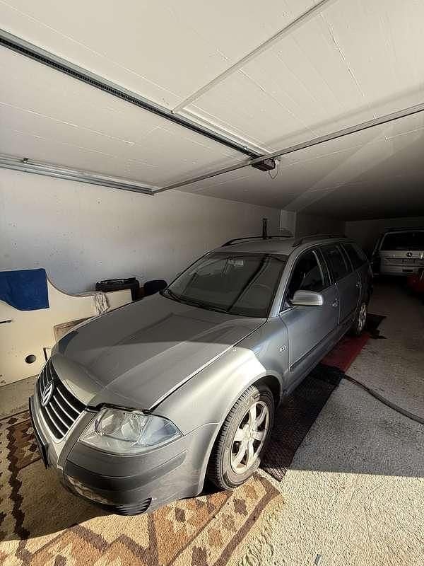 Gebraucht VW Passat Business 131 PS (96 kW) 2003 Grau Kombi