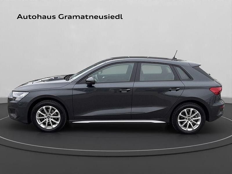 Gebraucht Audi A3 Basis 116 PS (85 kW) 2022 Hellgrau  metallic Limousine