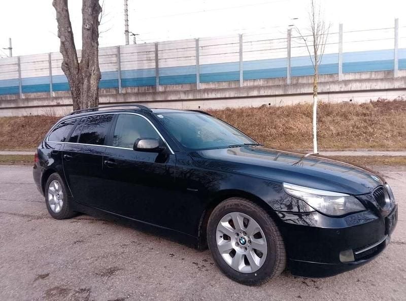 Gebraucht BMW 530 235 PS (172 kW) 2007 Schwarz Kombi