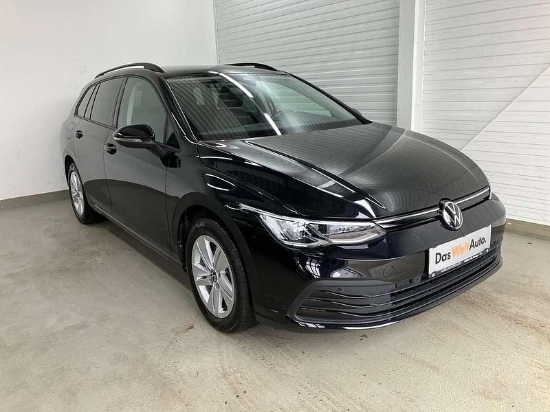 Gebraucht VW Golf VIII Life 116 PS (85 kW) 2023 Schwarz  metallicperleffektno Kombi