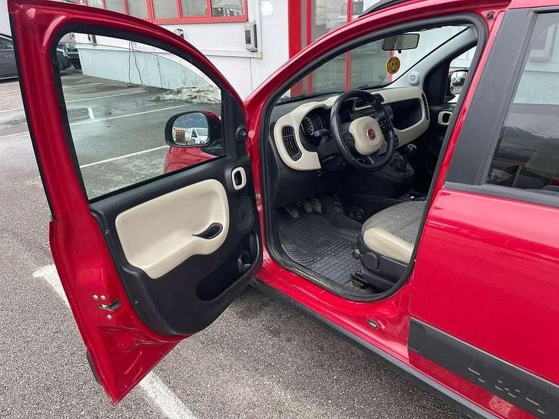 Gebraucht Fiat Panda 4x4 Rock 75 PS (55 kW) 2014 Rot Kleinwagen