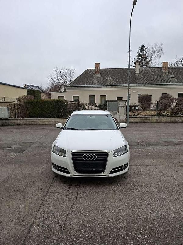 Gebraucht Audi A3 Comfort 90 PS (66 kW) 2011 Kleinwagen