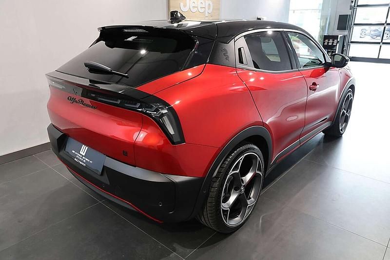 Gebraucht Alfa Romeo Junior Veloce 205 kW (280 PS) 2025 Rot SUV