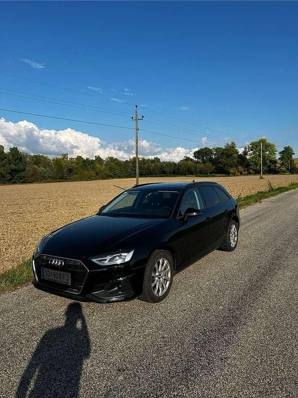 Gebraucht Audi A4 163 PS (119 kW) 2021 Schwarz Kombi