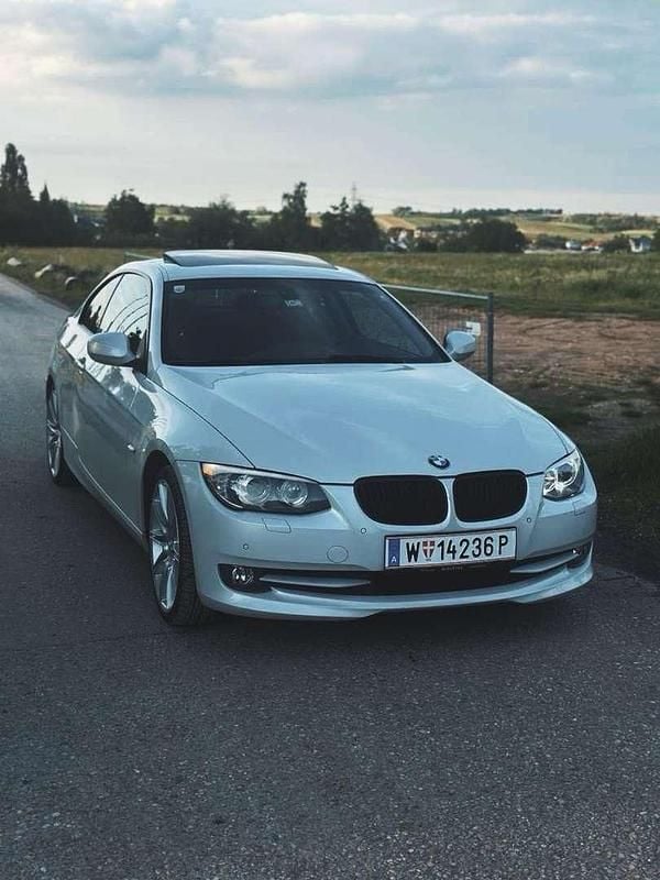 Gebraucht BMW 320 184 PS (135 kW) 2011 Coupé