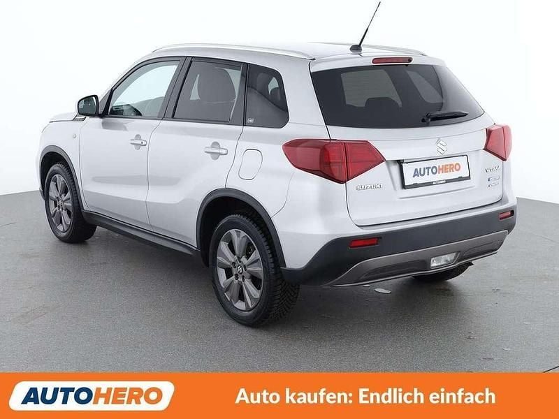 Gebraucht Suzuki Vitara 129 PS (94 kW) 2022 Grau SUV